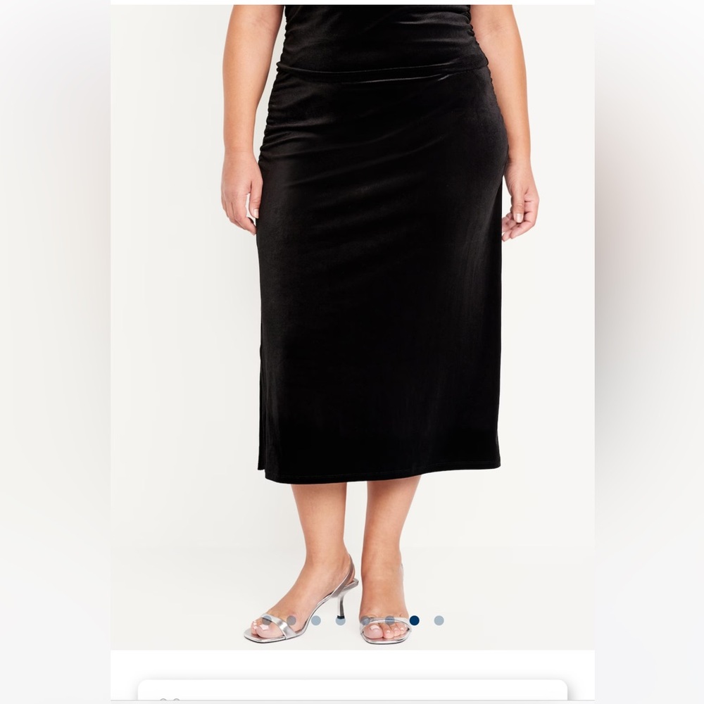Old navy NWT Black Velvet Skirt